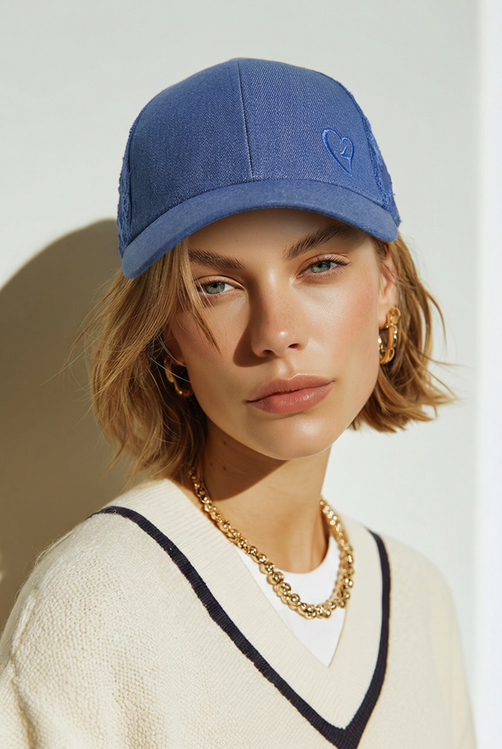 Blue heart mesh baseball cap – Embroidered mesh Trucker Hat