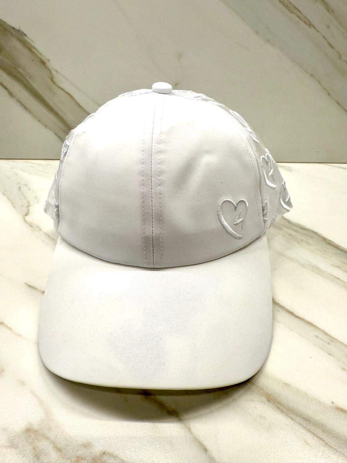 White heart mesh baseball cap – Embroidered mesh Trucker Hat